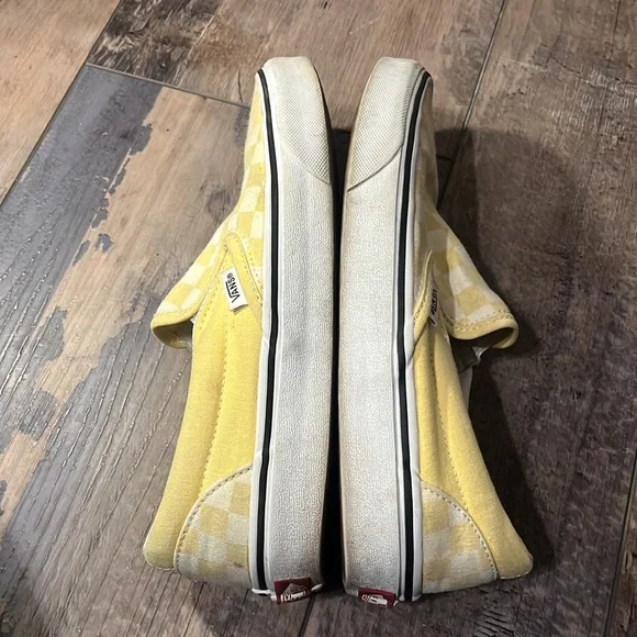 (8) Women’s Vans Checkered Pale Yellow & White Slip On Sneakers - Picture 6 of 10